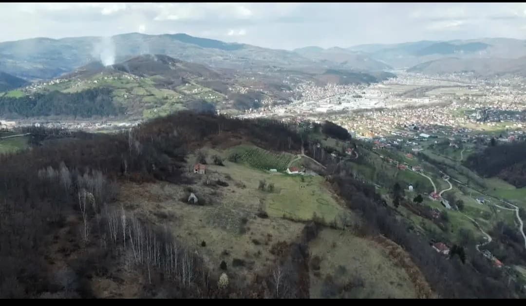Prodaje se urbanizovano zemljiste