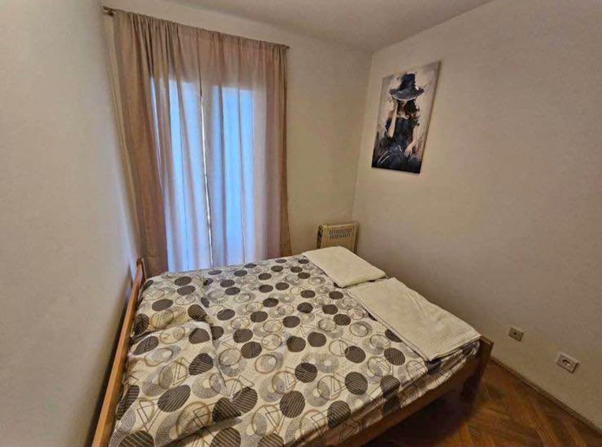 Izdaje se dvosoban stan