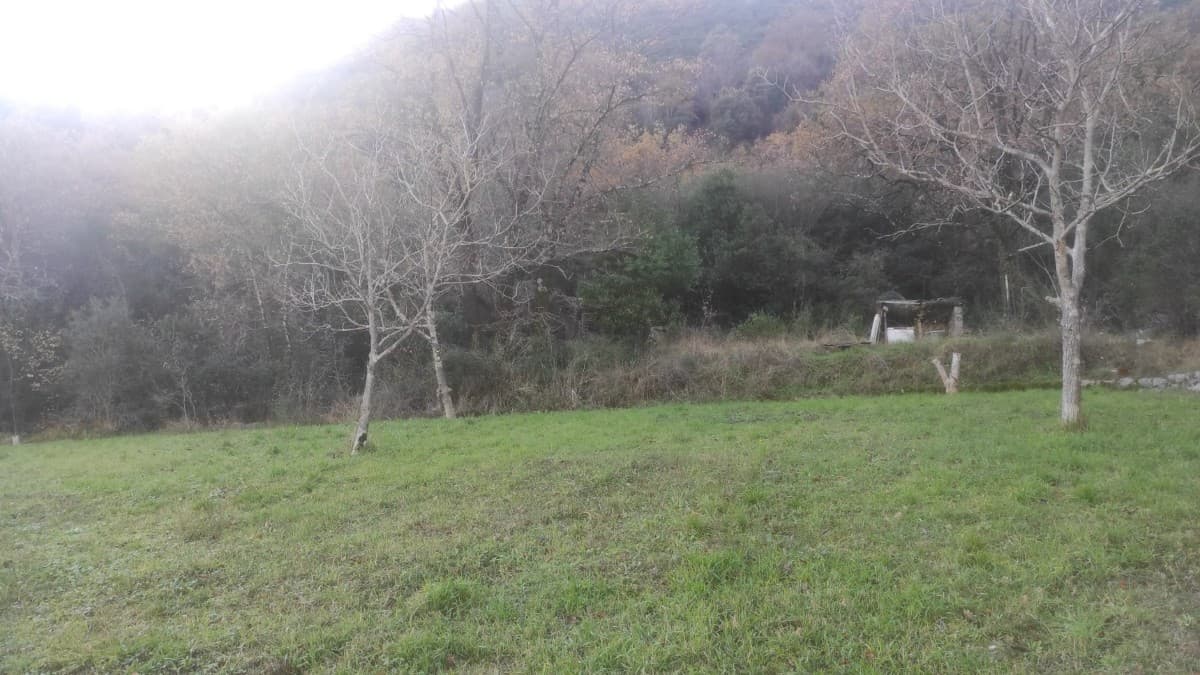 Na prodaju plac sa kucom