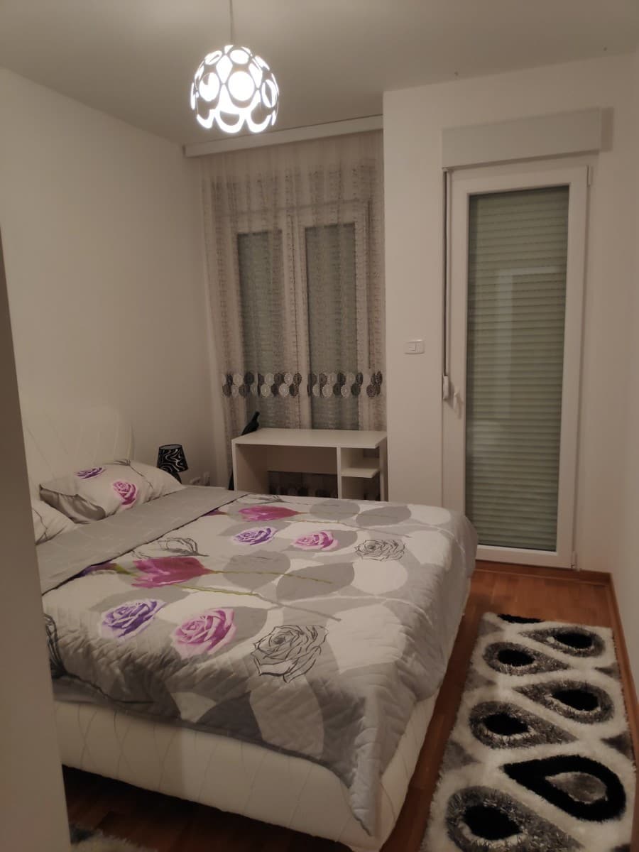 Izdaje se jednosoban stan