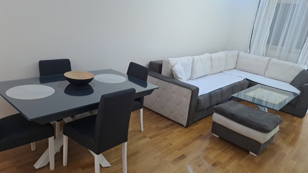 Izdaje se lux jednosoban stan